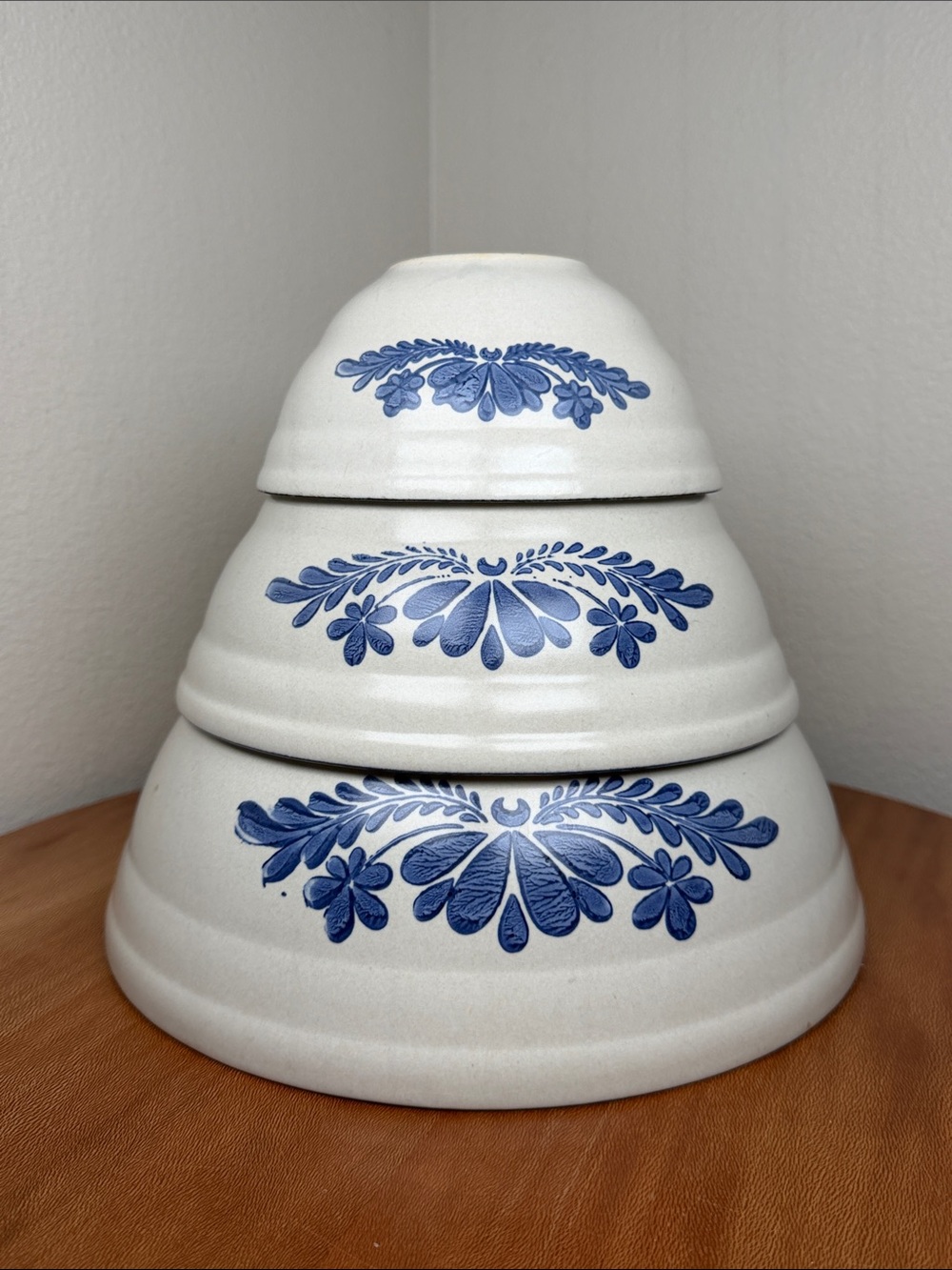 Vintage Pfaltzgraff Yorktowne Nesting Mixing Bowls Set of 3 USA #456 #458 #460